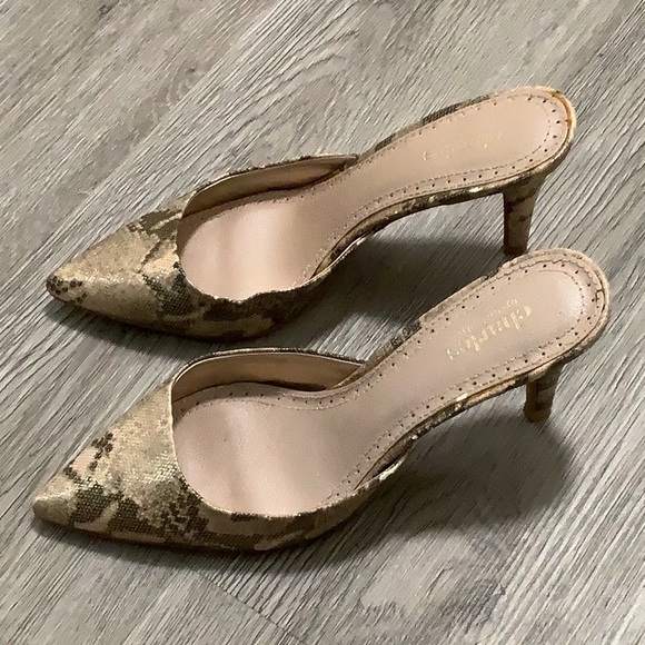 Charles By Charles David Slip-On Shoes - Picture 6 of 7